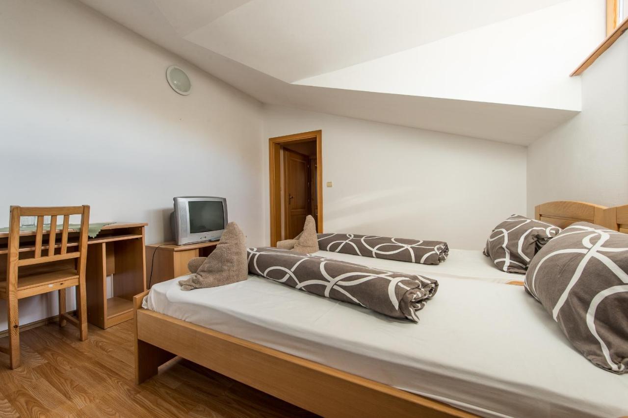 Hotel Euforia Nova Lesna Exterior photo
